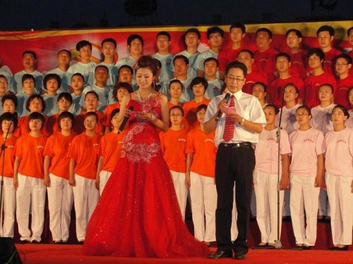 “唱响红色经典·构建和谐社区”红歌汇演