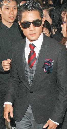 凯特·温斯莱特郭富城相谈甚欢 新欢一旁看得紧