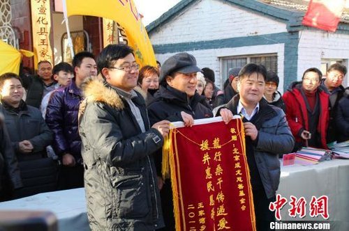 成龙回应“洗钱”质疑:你相信我会贪那些钱吗