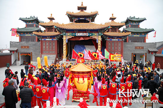 唐山曹妃甸举行春季妈祖庙会暨首届妈祖女神开海节。长城网 邢丁 摄