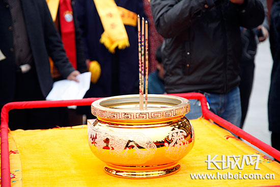 祭祀妈祖。长城网 邢丁 摄